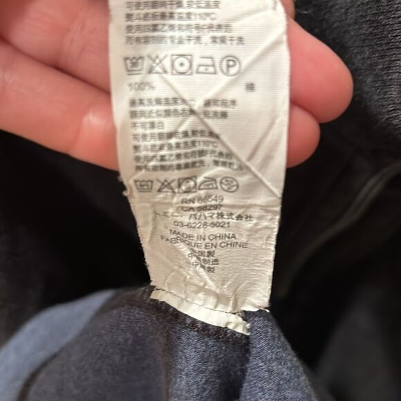 Tommy Bahama Men's dark grey half zip shirt - Picture 10 of 10